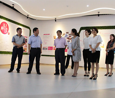 陜西省直銷局領(lǐng)導(dǎo)蒞臨三八婦樂視察調(diào)研